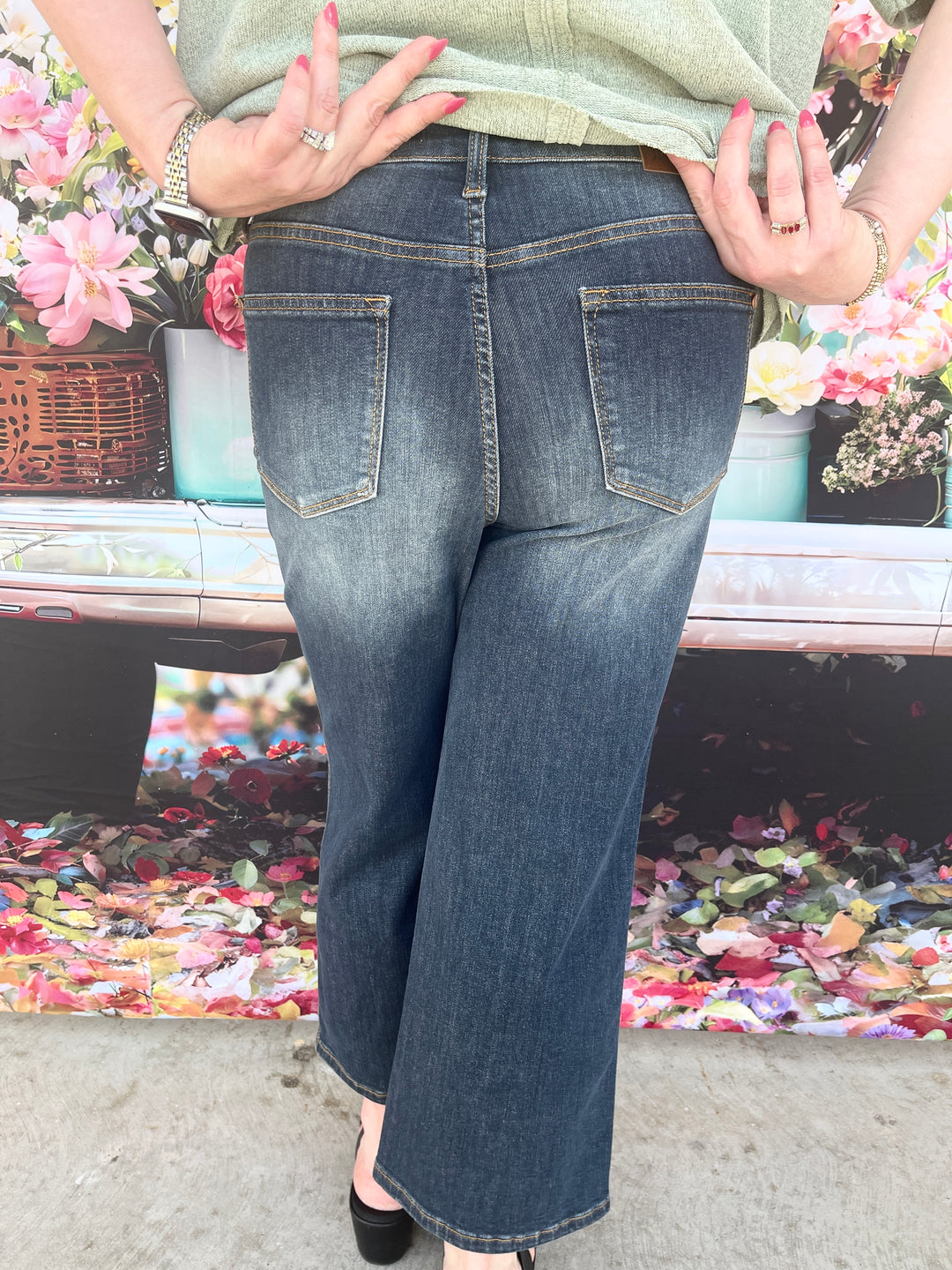 Judy Blue Mid Rise Wide Leg Crop Jeans