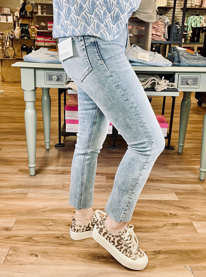 Bayeas Mid Rise Skinny Jeans Raw Hem