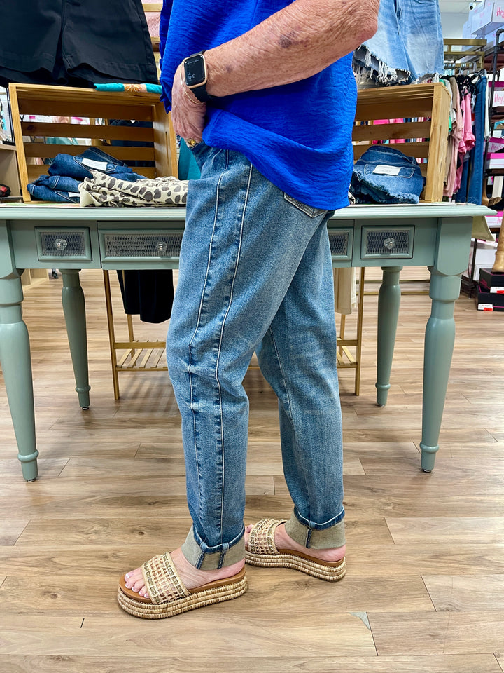 Judy Blue Mid Rise Vintage Wash Boyfriend Jeans