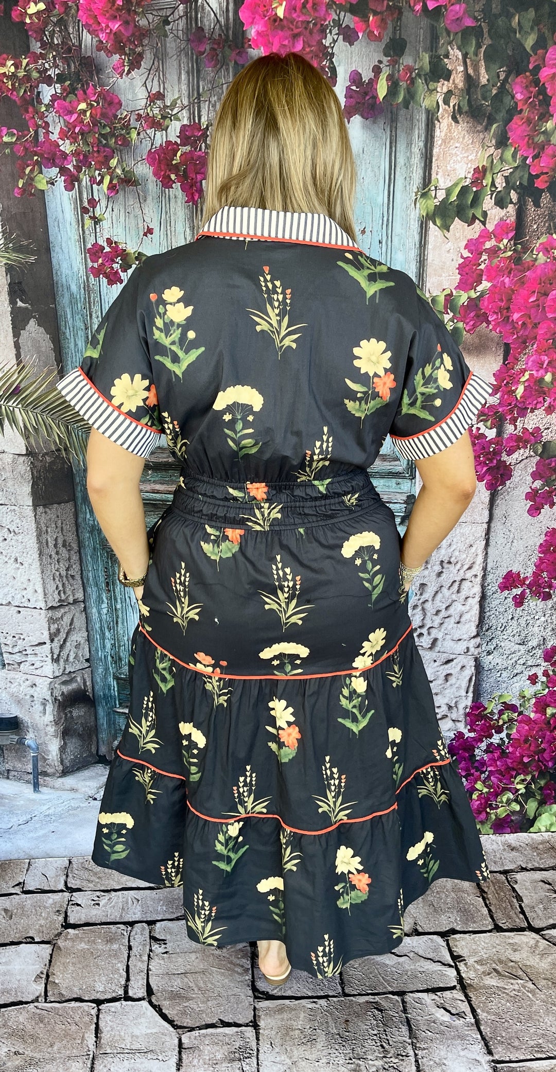 Pretty Lady Walking Down The Street Dress - Black