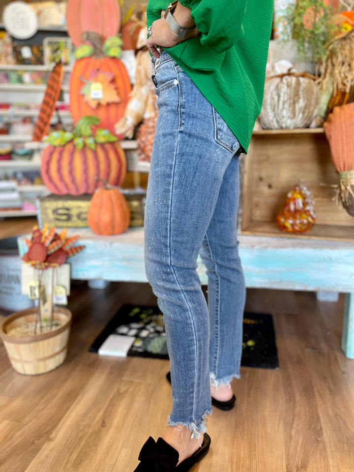 Judy Blue Mid Rise Bleach Splash Shark Bite Skinny Jean